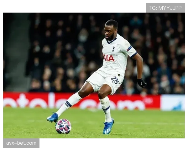 恩东贝莱失误引发热议，球队防守漏洞暴露引关注