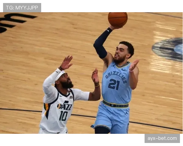 肯纳德在孟菲斯展现射手本色，助力球队逆转取胜