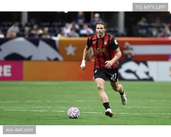 恩里克战术理念引领足坛革新,其深远影响重塑现代足球比赛格局