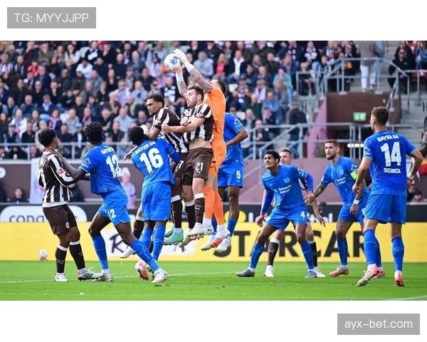 费耶中场组织表现出色,助力球队迎来状态回暖的新高峰 费耶中场组织表现出色,助力球队迎来状态回暖的新高峰