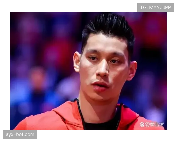 林书豪退役后开豪车逛超市，穿拖鞋买打折菜